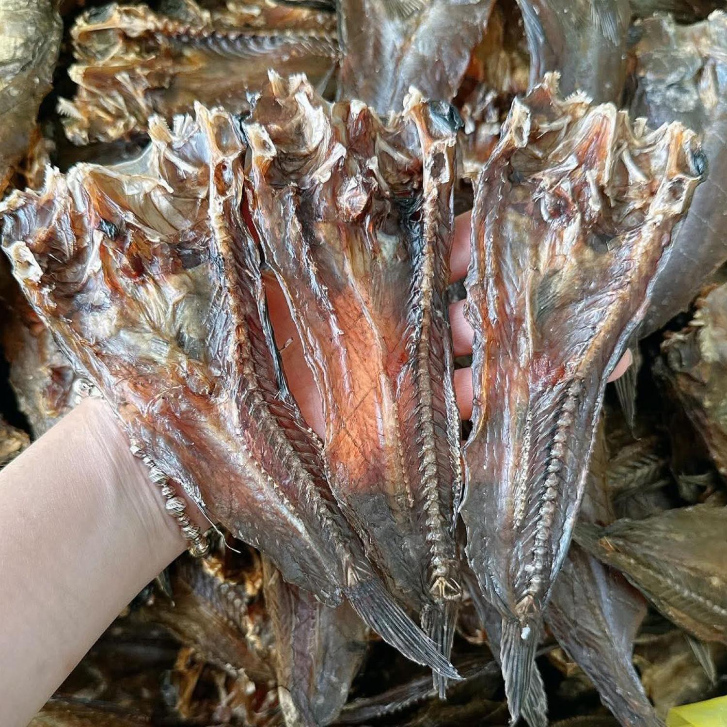 Khô cá thòi lòi xẻ