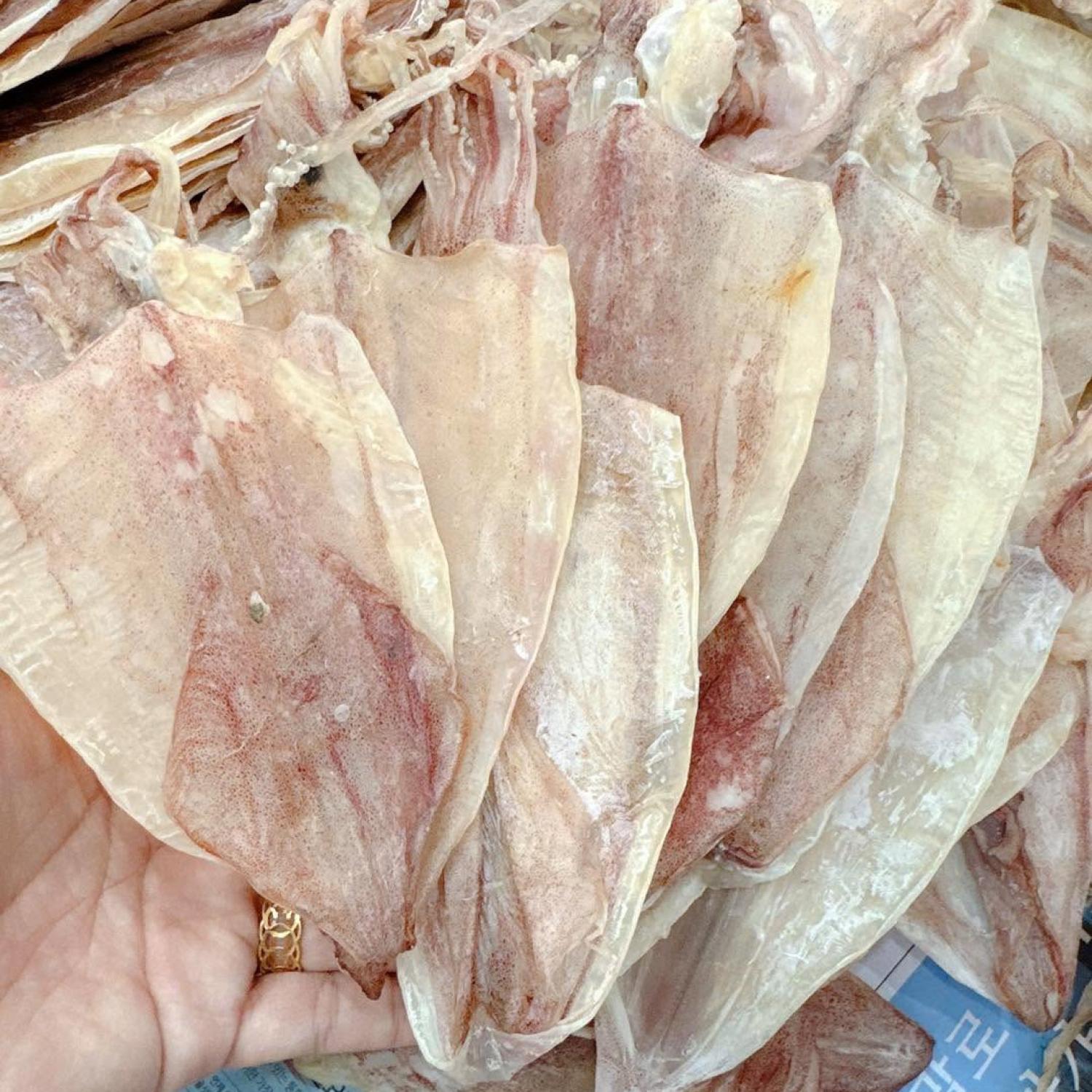 Khô mực 28-30 con/kg