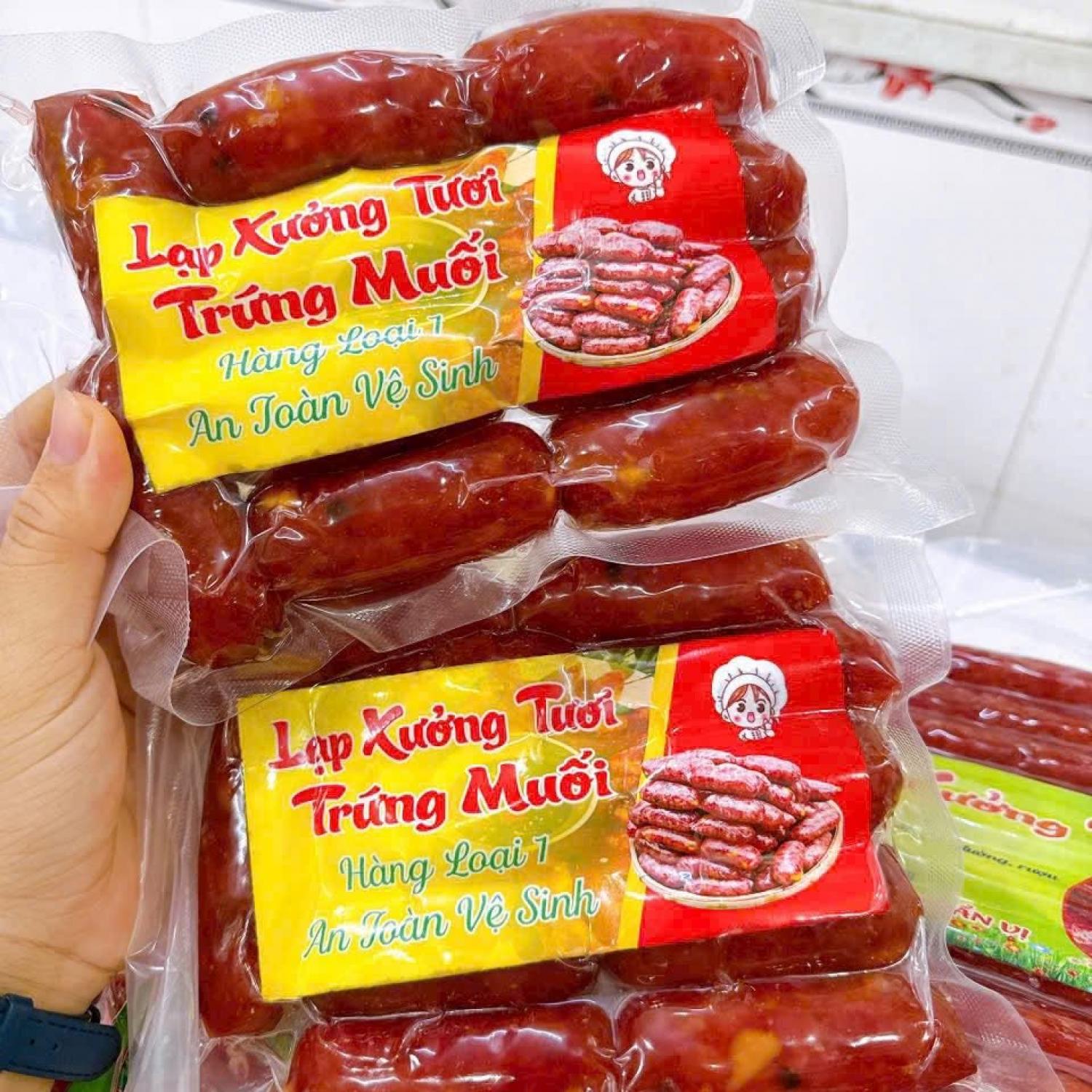 Lạp xưởng trứng muối